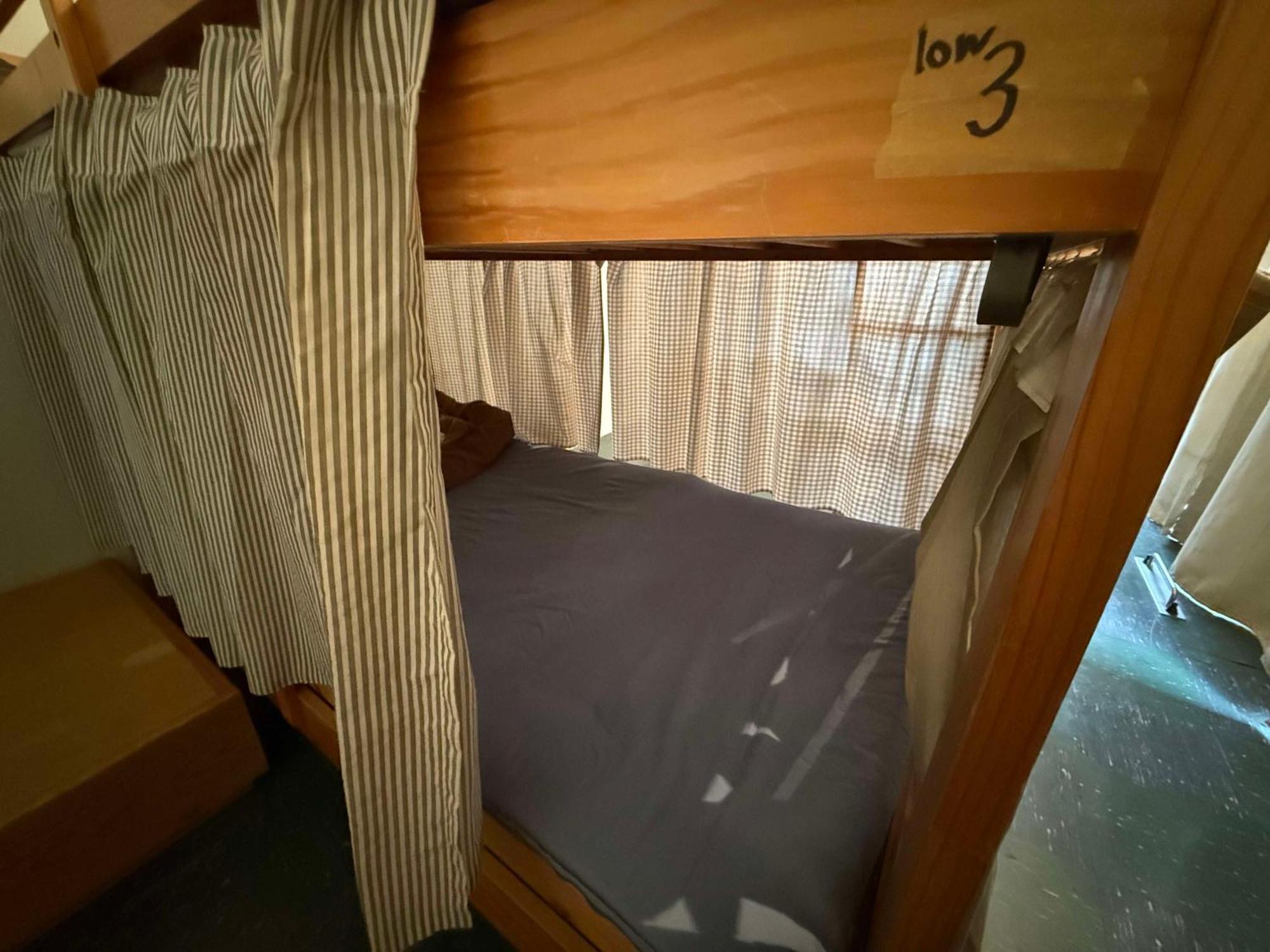 אוקיאמה Kamp Houkan-Cho Backpacker'S Inn & Lounge מראה חיצוני תמונה